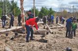 Trees for Life partnered with Conservation Halton and the Town of Milton to hold an Earth Day Celebration Event at Area 8 Conservation Area in Milton, Ont., on Apr. 26. Several Landscape Ontario staff joined local volunteers to plant 300 trees and shrubs, followed by an afternoon of activities, entertainment and food to mark the occasion.