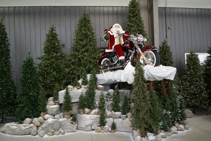 2017 - Outstanding Display of Goods - Seasonal - Santa on Harley