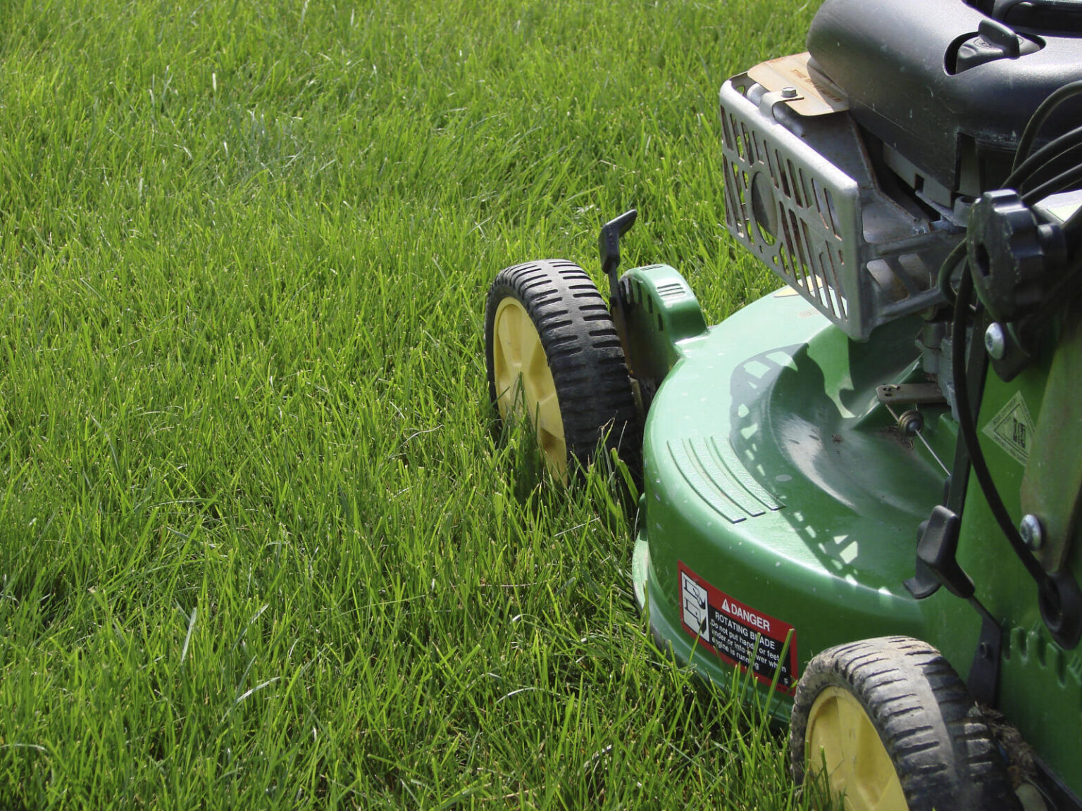 How to maintain a healthy lawn – Landscape Ontario