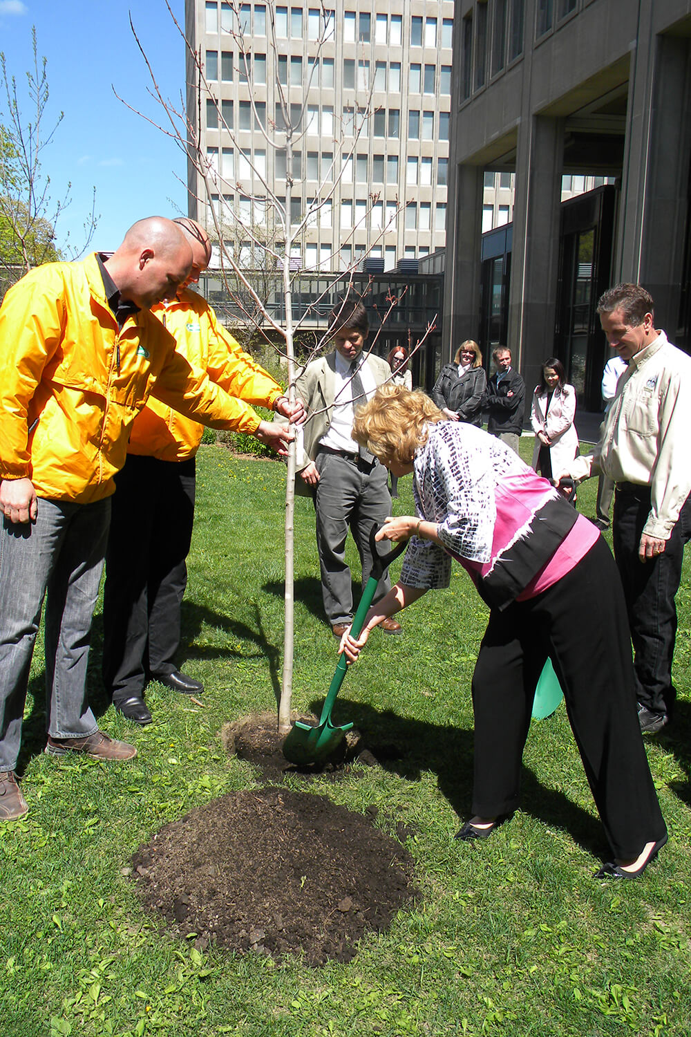 1592784973.Queens_Park_Earth_Day_Tree_Planting_2010-web
